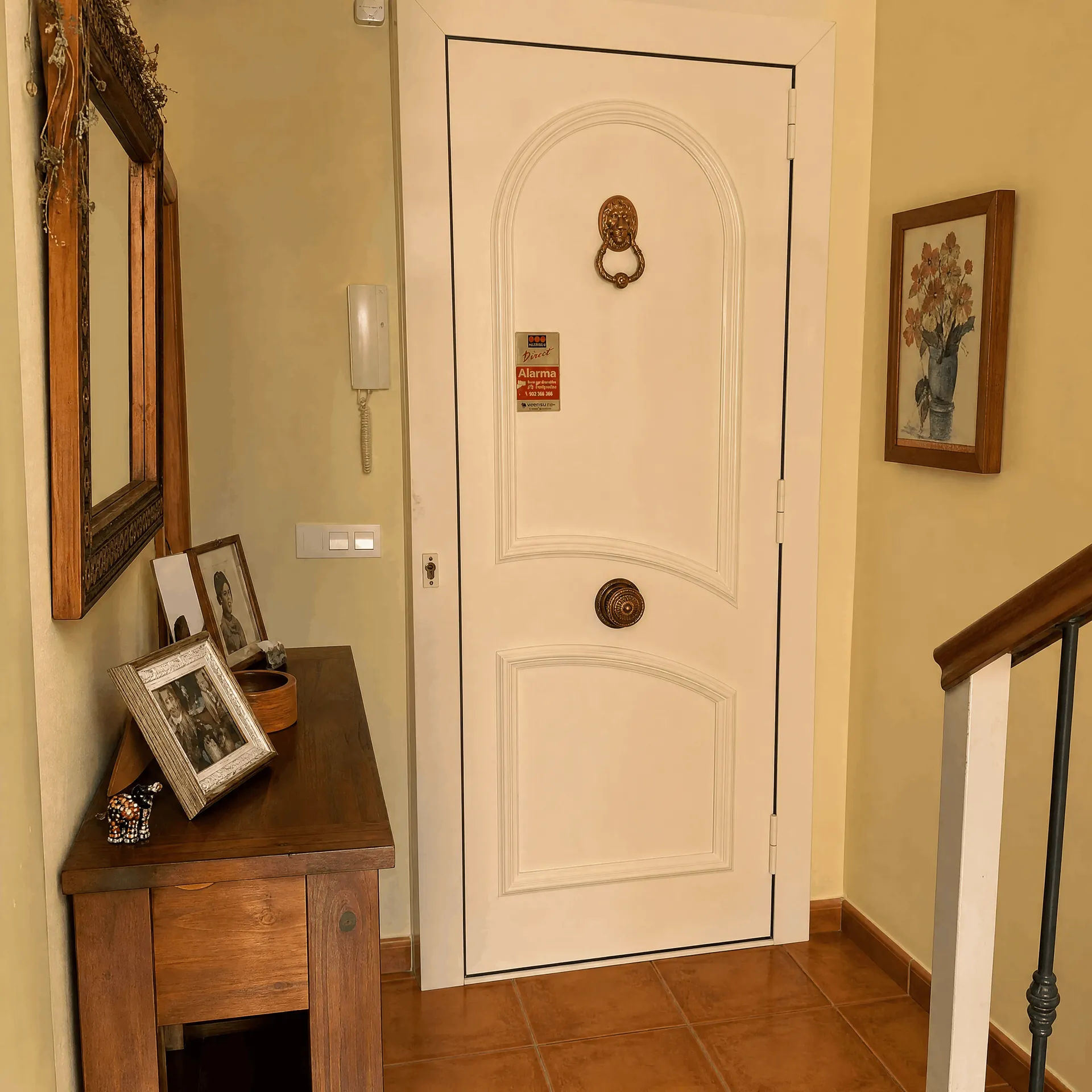 Puerta blindada en residencial premium del Albir